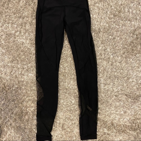 Lululemon Mesh Pattern Leggings MAKE AN OFFER - Picture 2 of 7